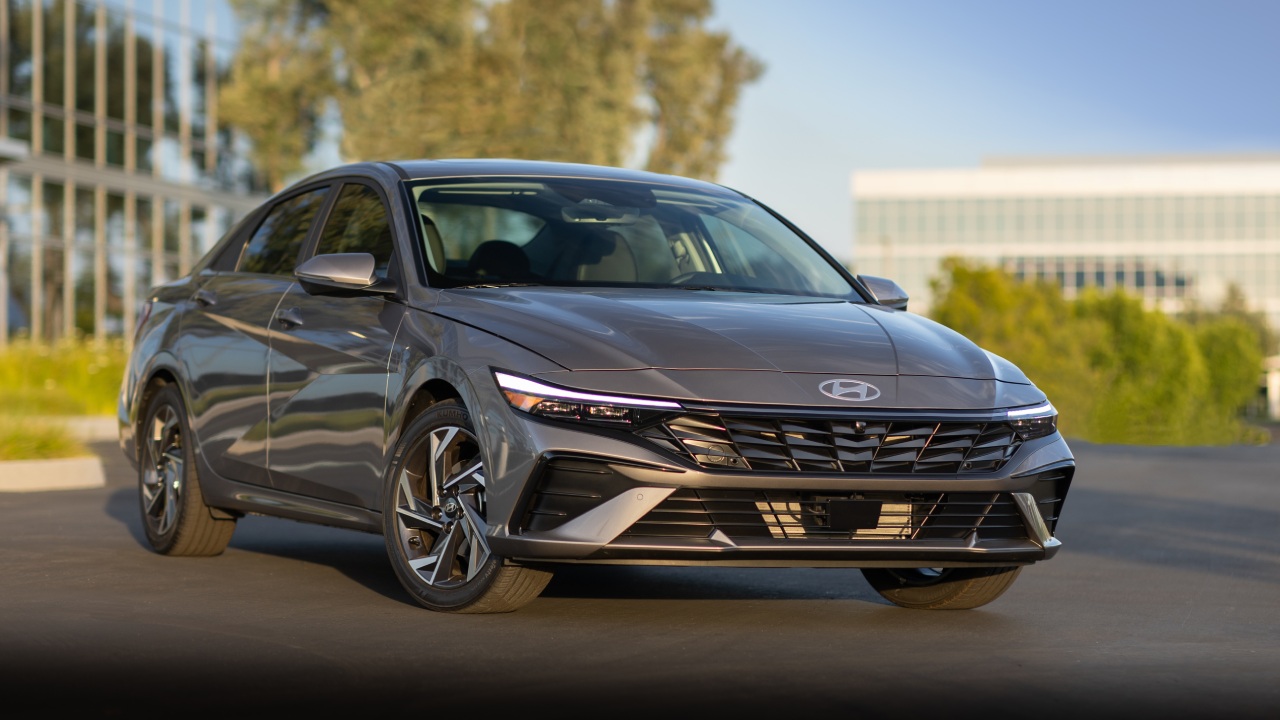 Prices and Specifications for Hyundai Elantra 2025 in Saudi Arabia ...